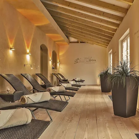 Hotel Flair Adlerbad 3*
